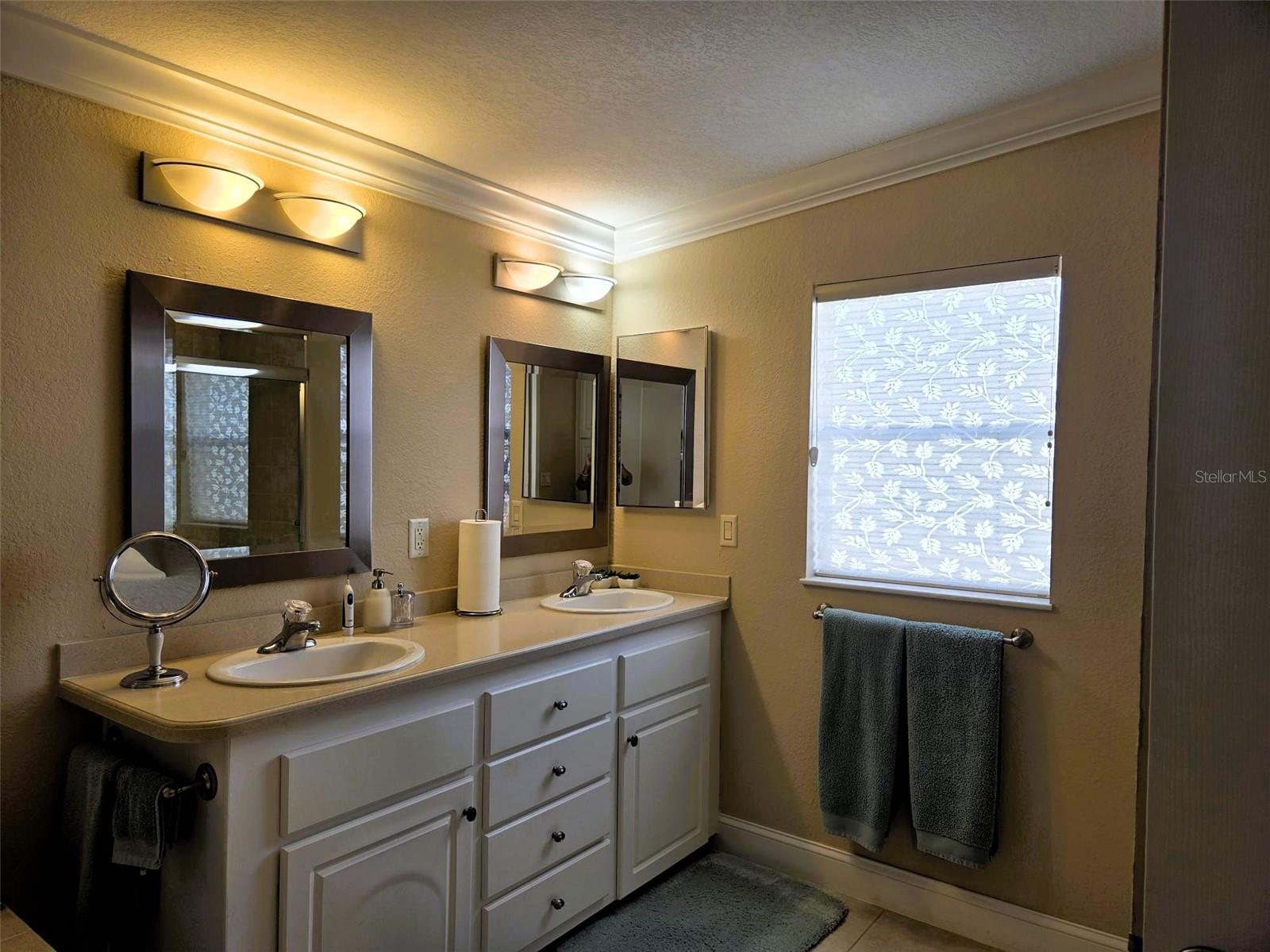 Image 34 of 38 For 3213 Pink Oak Terrace