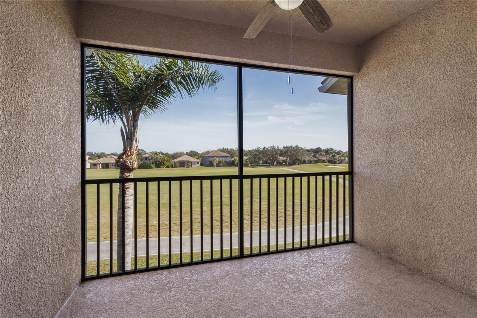 Image 18 of 58 For 819 Fairwaycove Ln  206