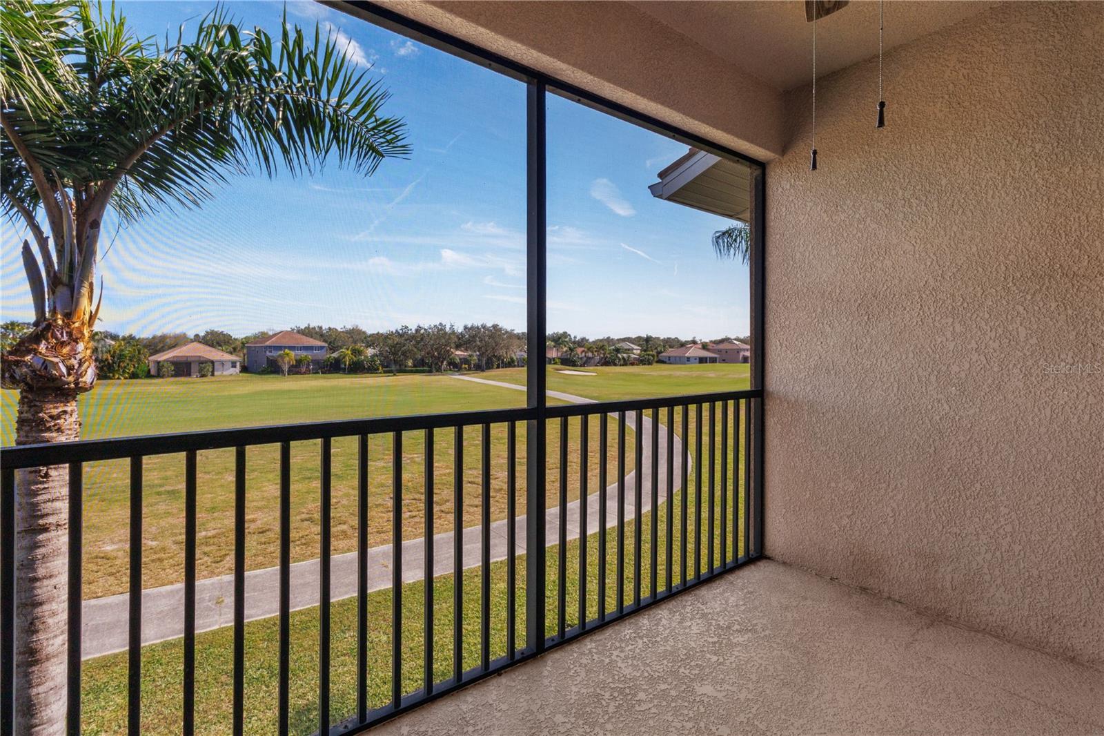 Image 19 of 58 For 819 Fairwaycove Ln  206