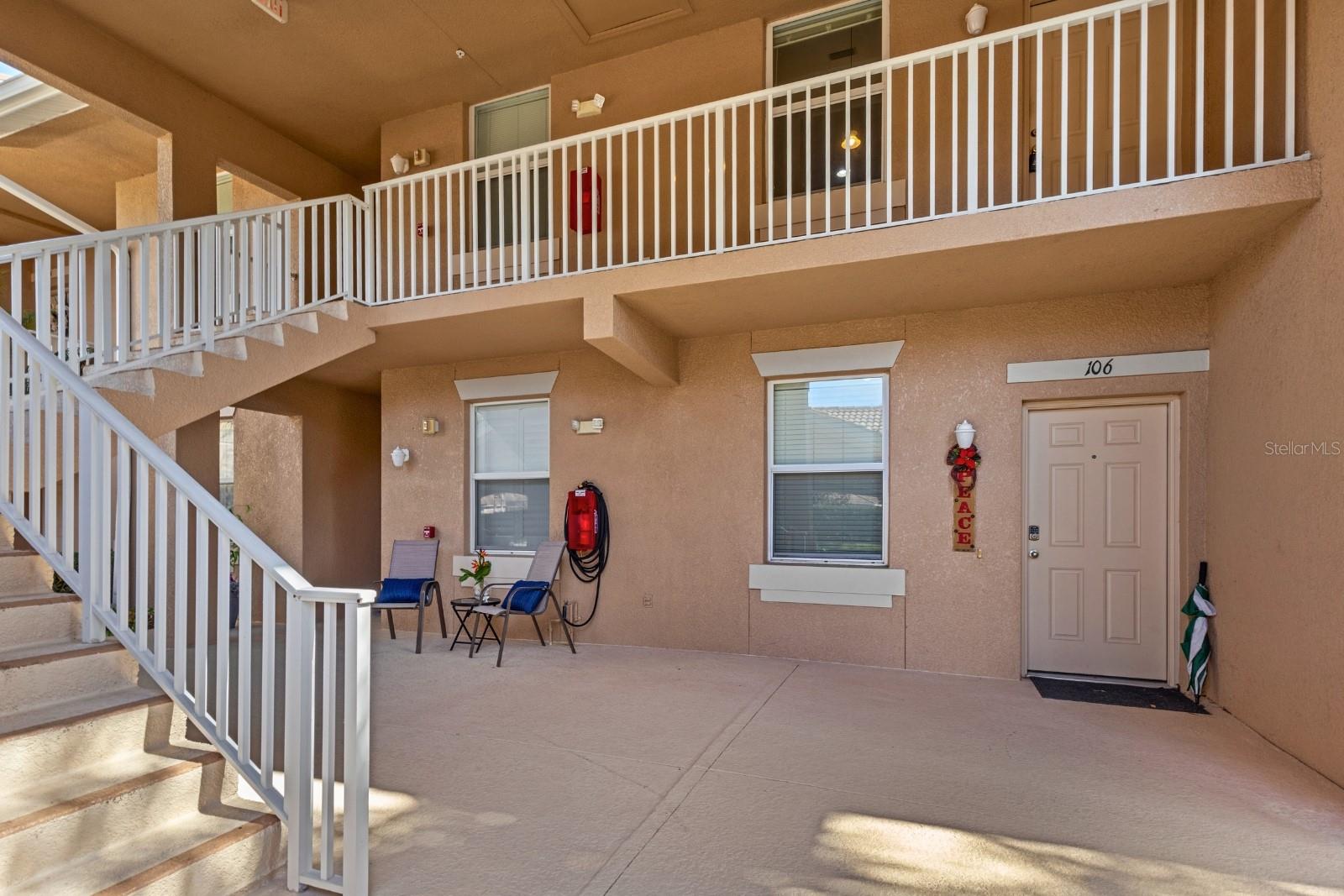 Image 2 of 58 For 819 Fairwaycove Ln  206