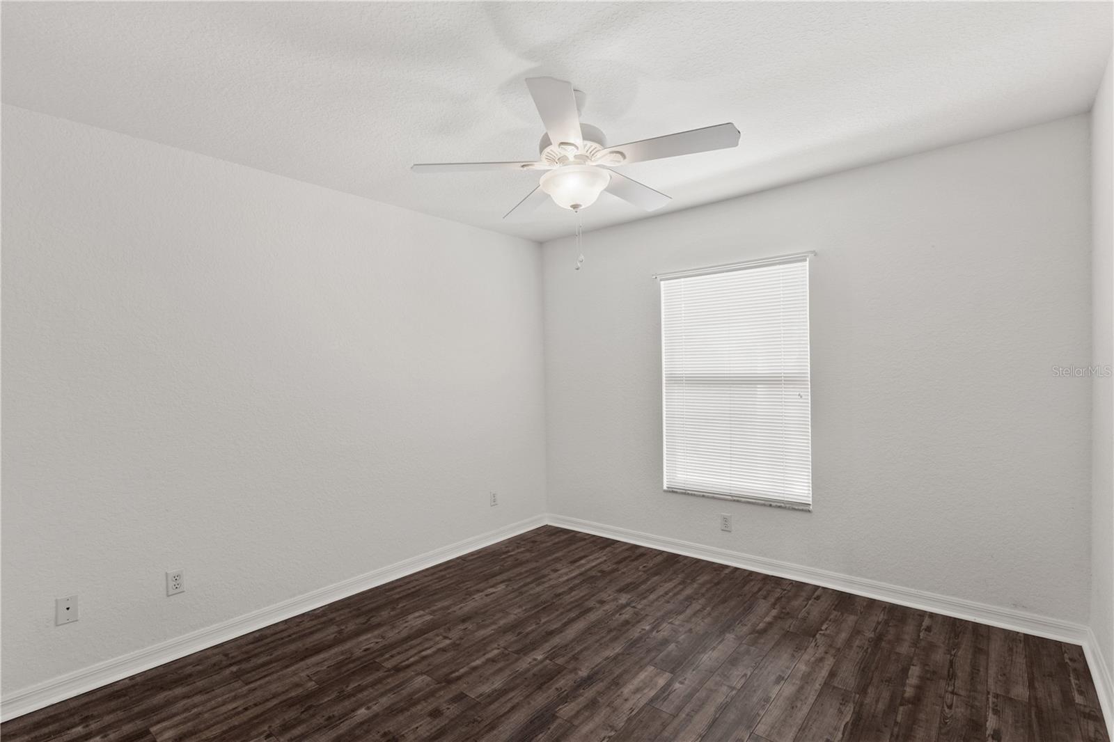 Image 32 of 58 For 819 Fairwaycove Ln  206