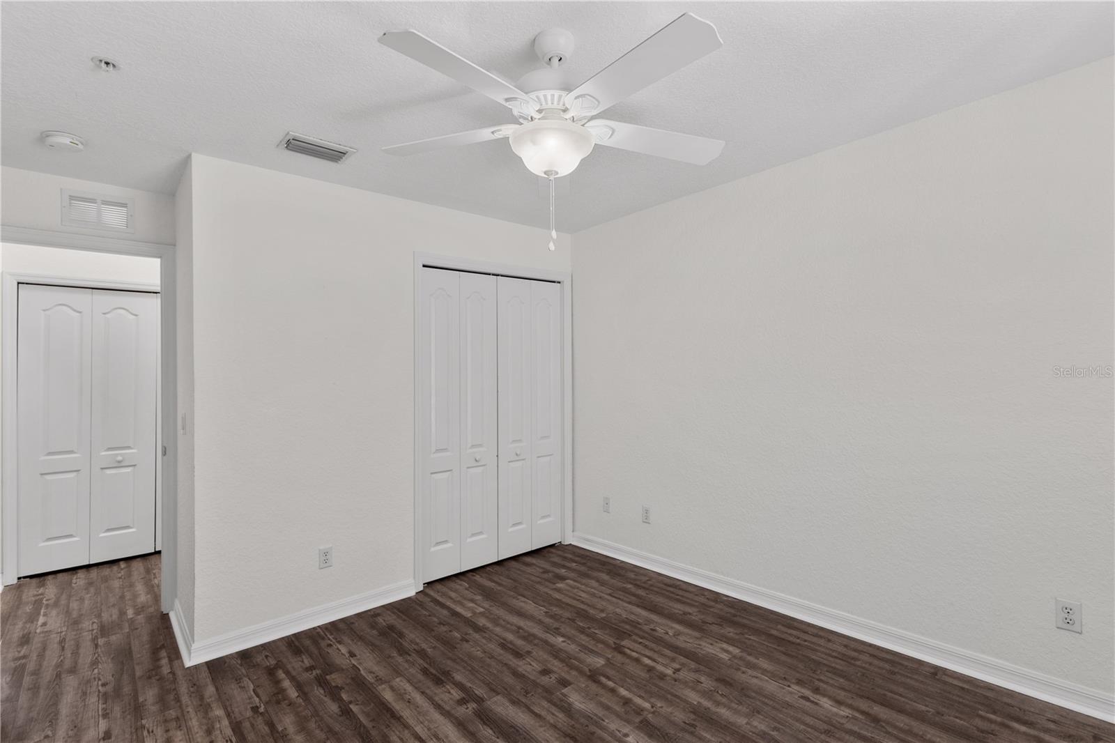 Image 33 of 58 For 819 Fairwaycove Ln  206