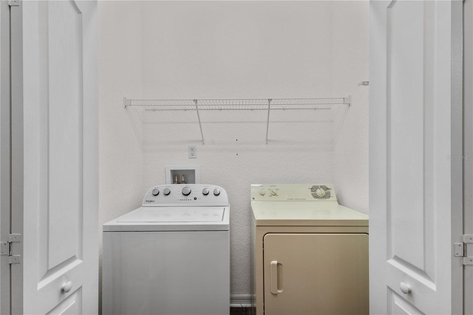 Image 35 of 58 For 819 Fairwaycove Ln  206