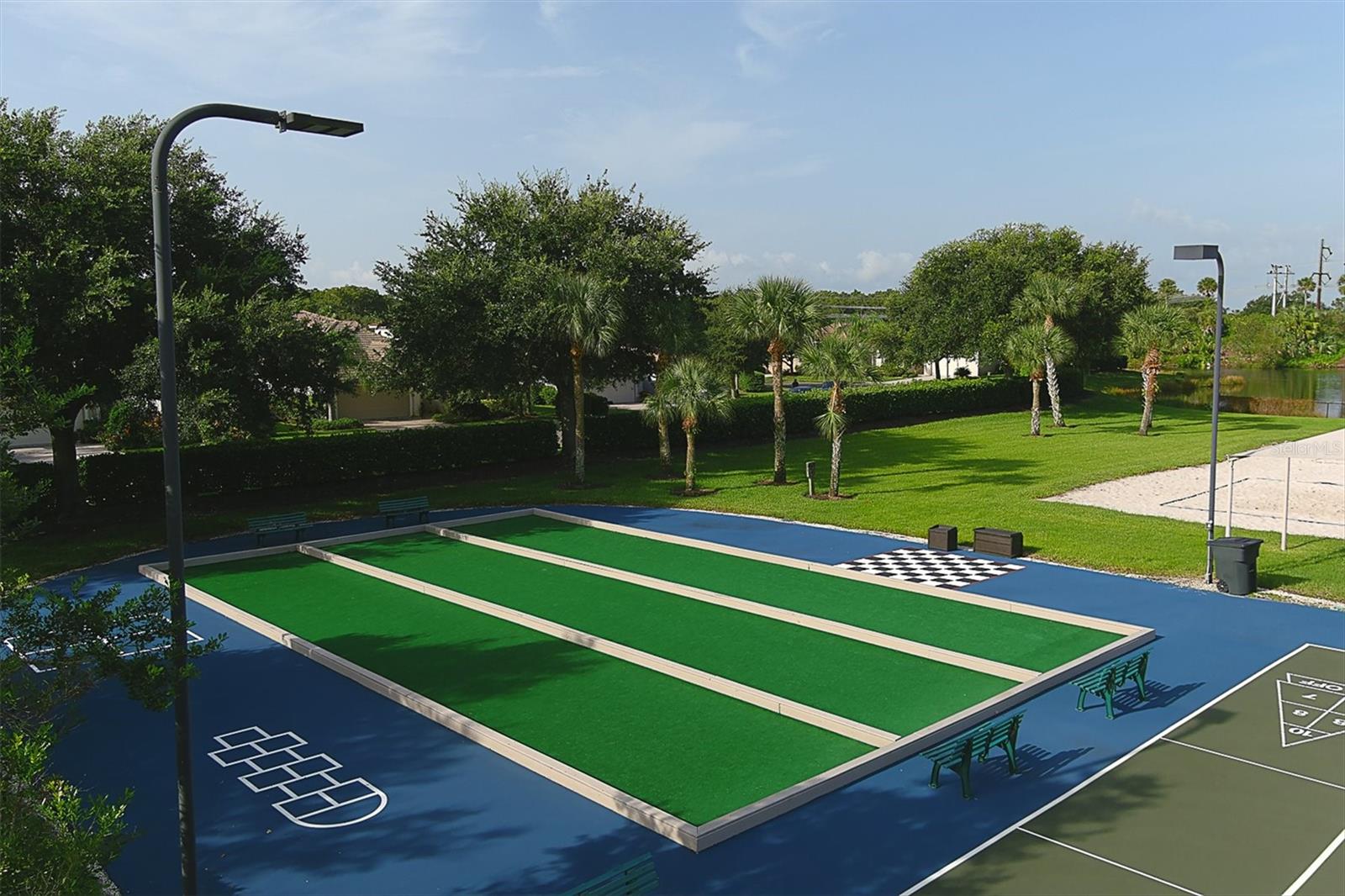 Image 53 of 58 For 819 Fairwaycove Ln  206