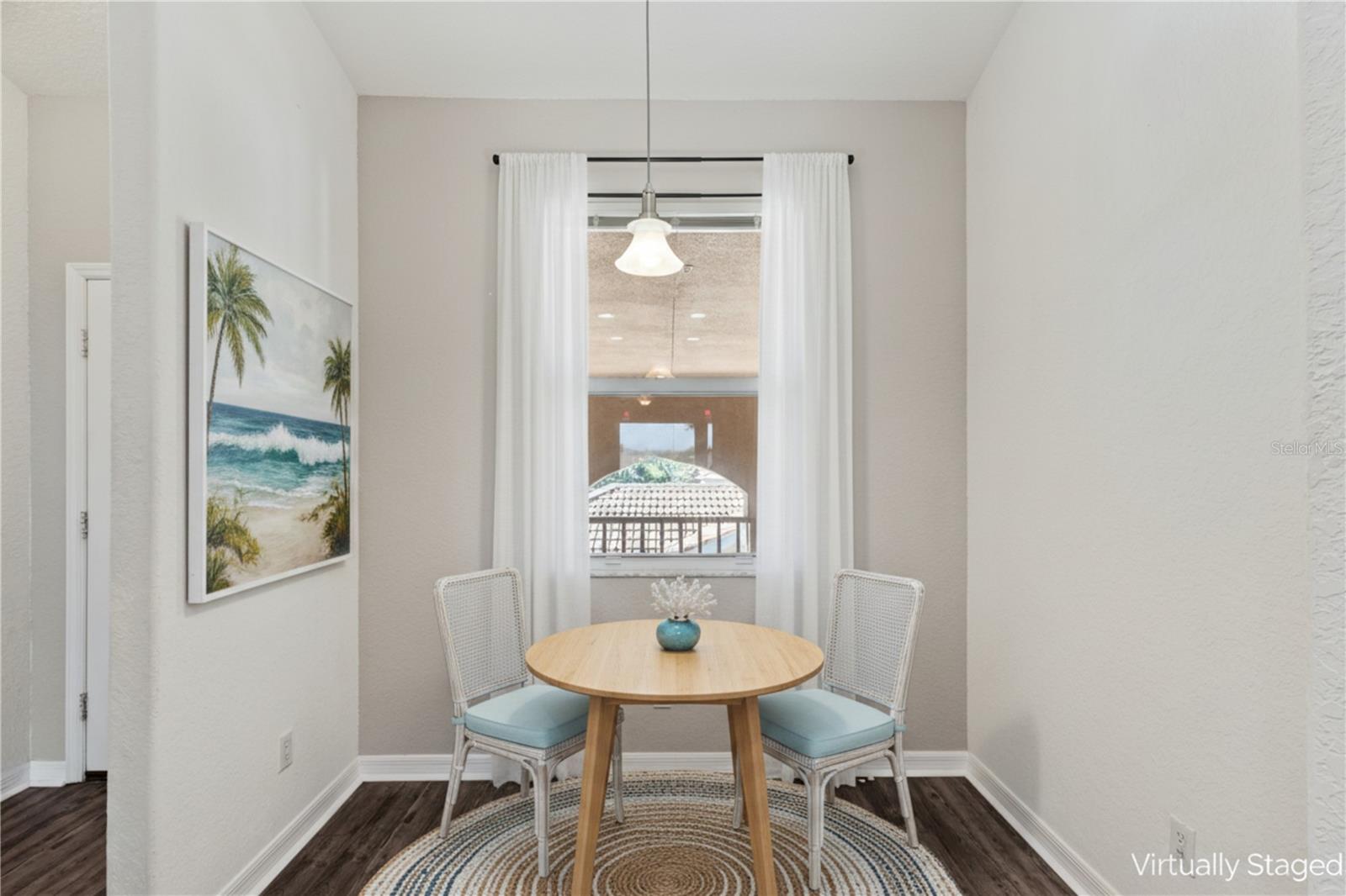 Image 9 of 58 For 819 Fairwaycove Ln  206