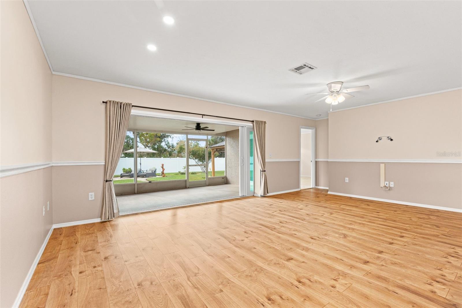 Image 15 of 51 For 5852 Whistlewood Circle