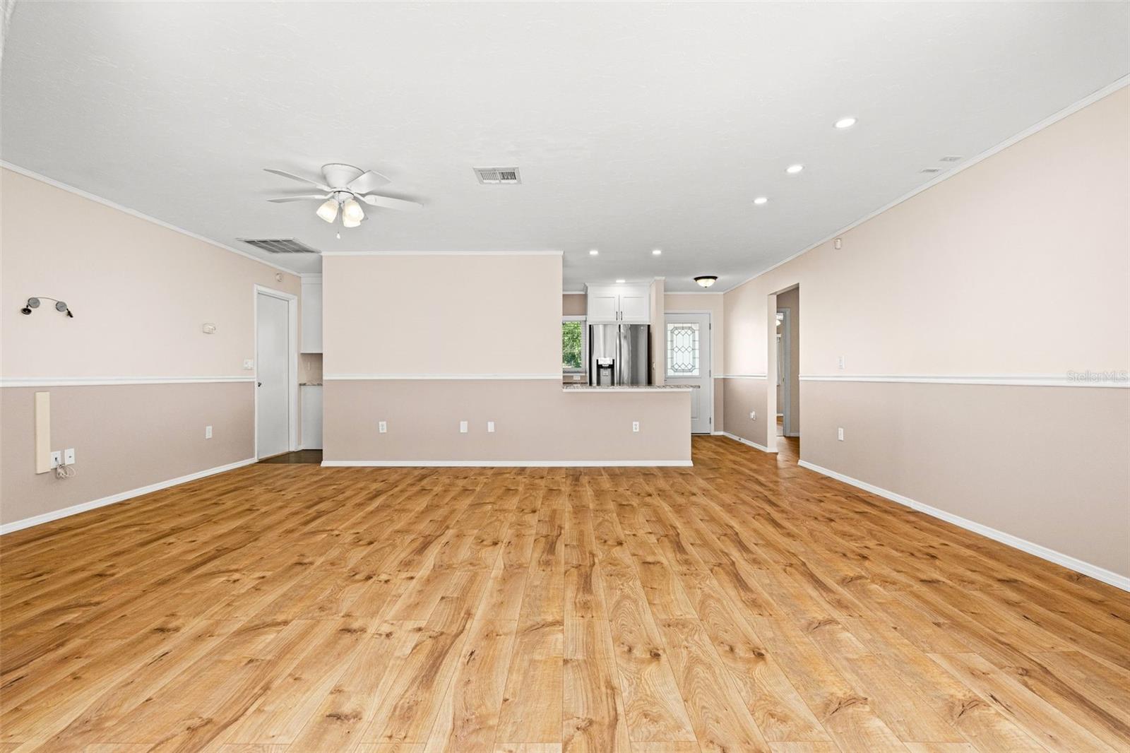 Image 18 of 51 For 5852 Whistlewood Circle