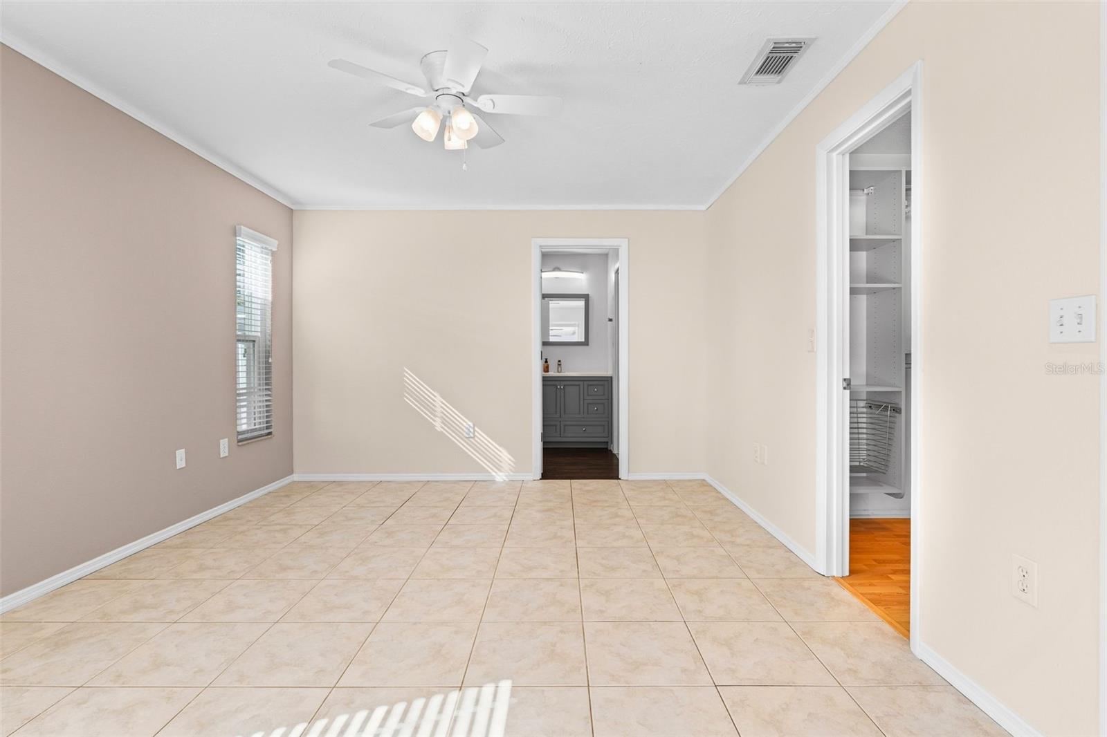 Image 23 of 51 For 5852 Whistlewood Circle