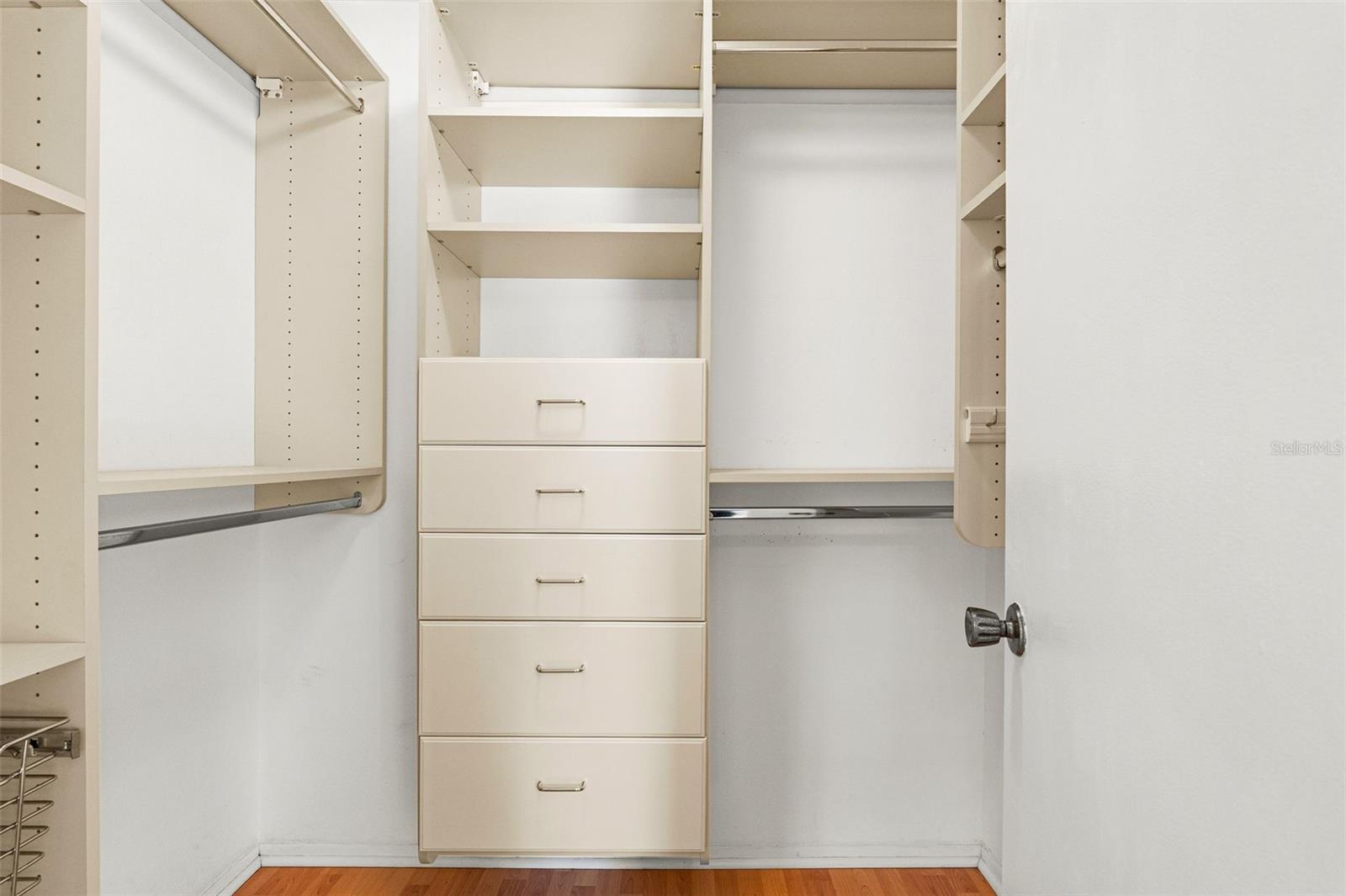 Image 25 of 51 For 5852 Whistlewood Circle