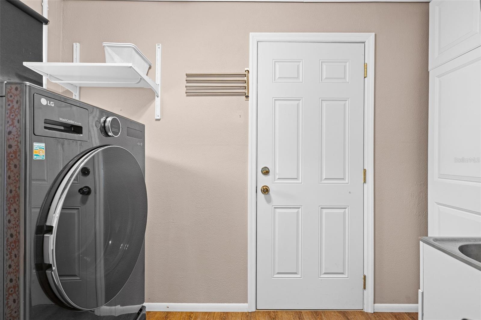 Image 42 of 51 For 5852 Whistlewood Circle