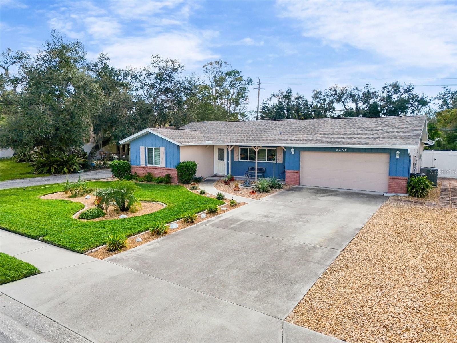 Image 7 of 51 For 5852 Whistlewood Circle