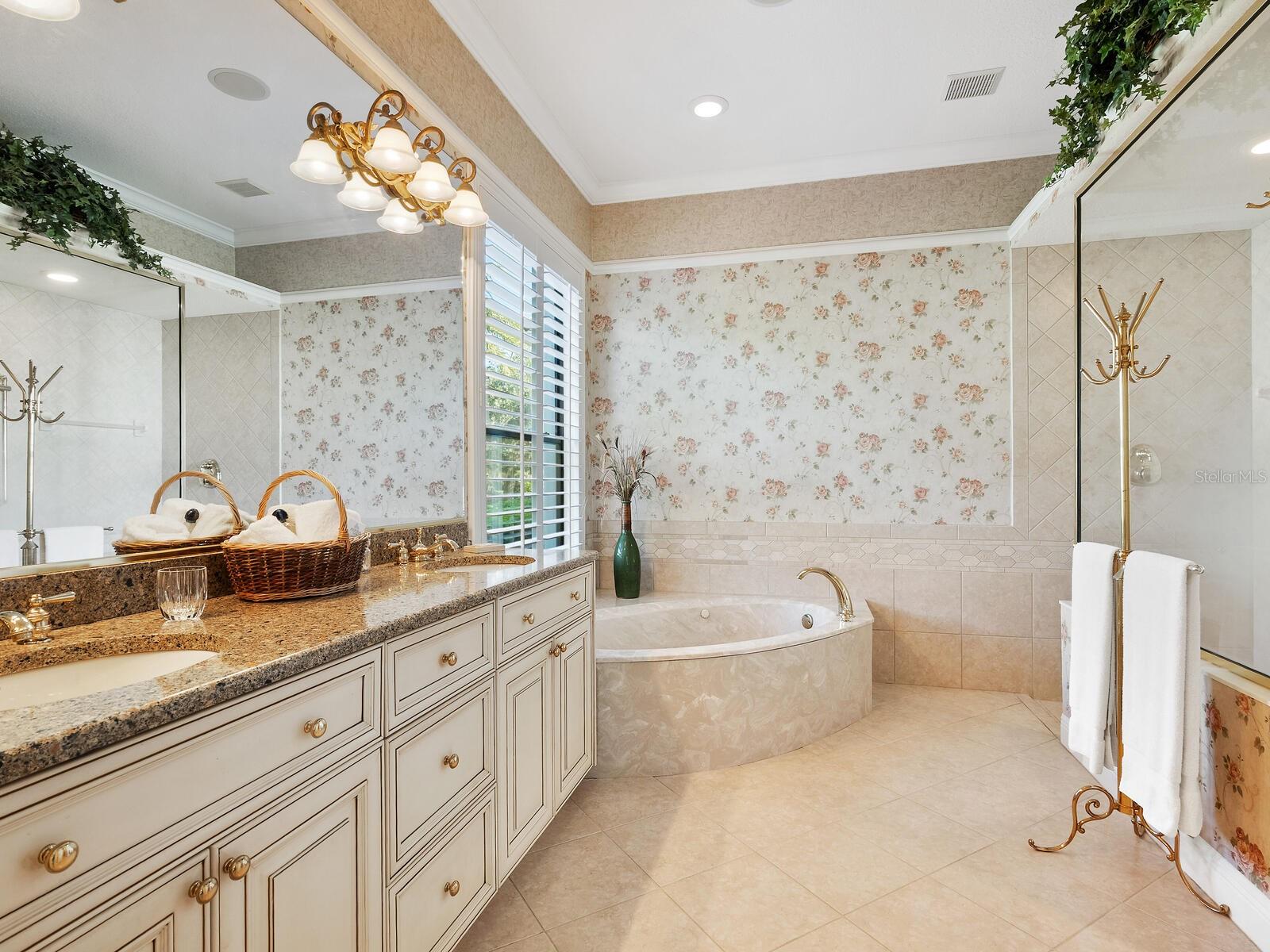 Image 24 of 63 For 13911 Siena Loop