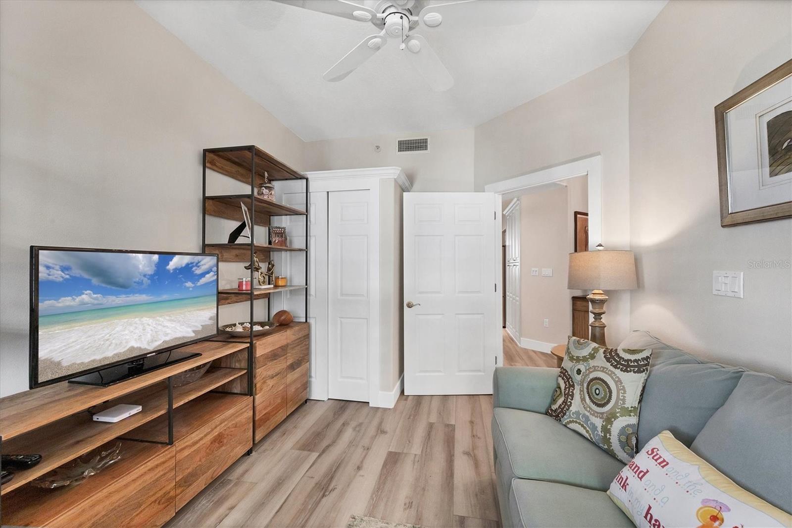 Image 21 of 48 For 242 Hidden Bay Drive 302