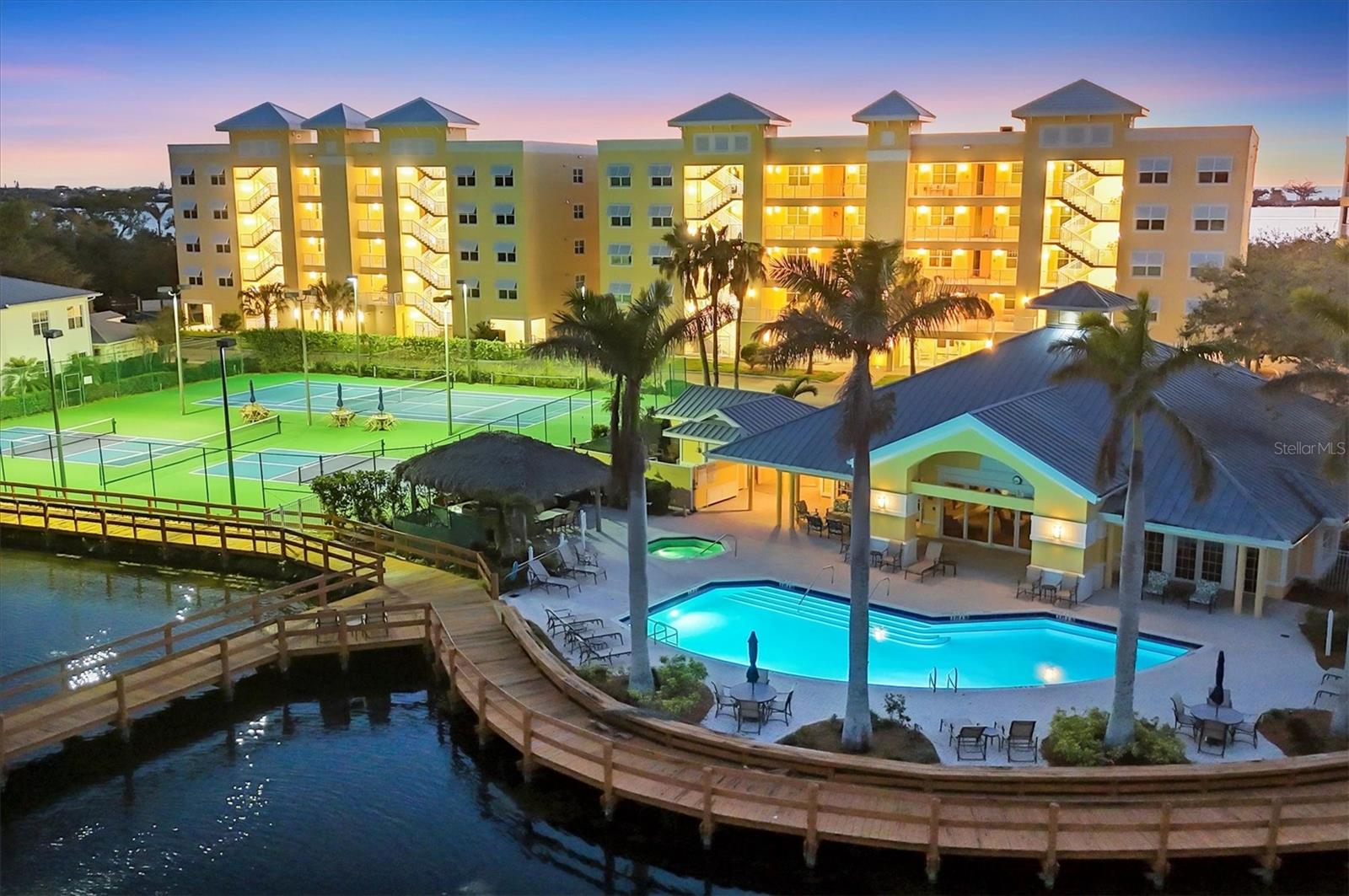 Image 35 of 48 For 242 Hidden Bay Drive 302