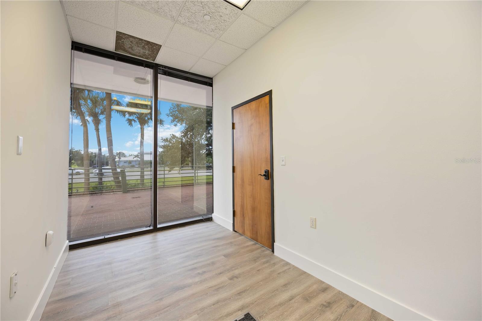 Image 10 of 36 For 1620 Tamiami Trail