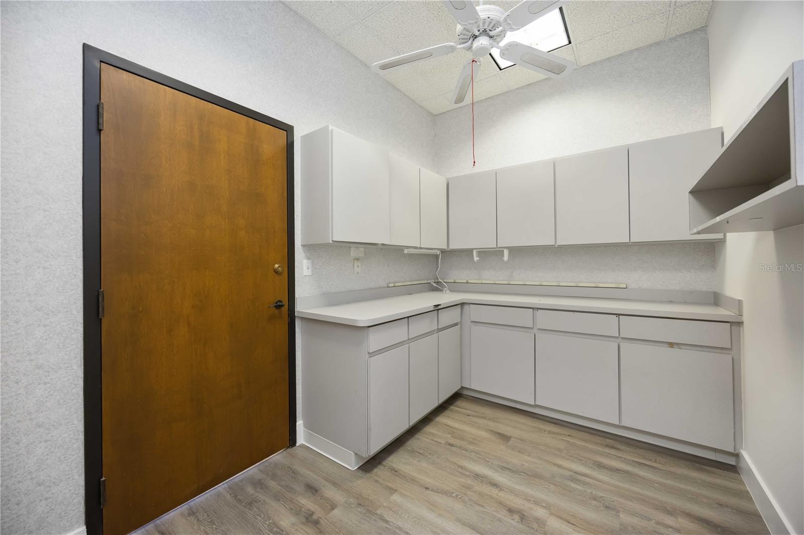 Image 18 of 36 For 1620 Tamiami Trail