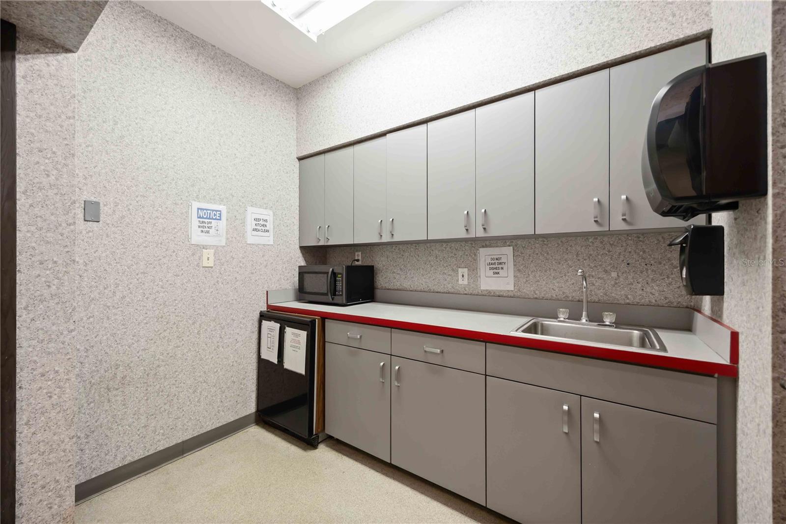 Image 19 of 36 For 1620 Tamiami Trail