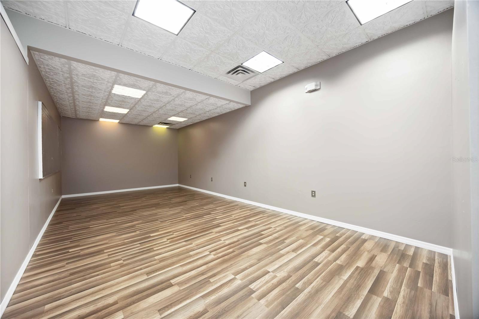 Image 30 of 36 For 1620 Tamiami Trail