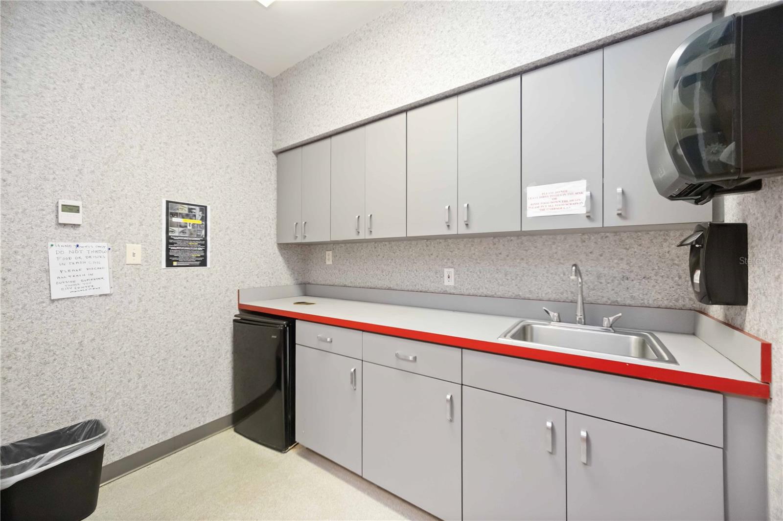 Image 33 of 36 For 1620 Tamiami Trail