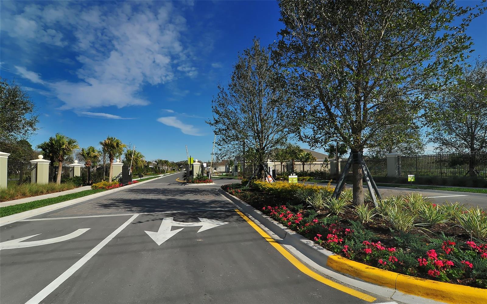 Image 17 of 24 For 4755 Woodbrook Drive