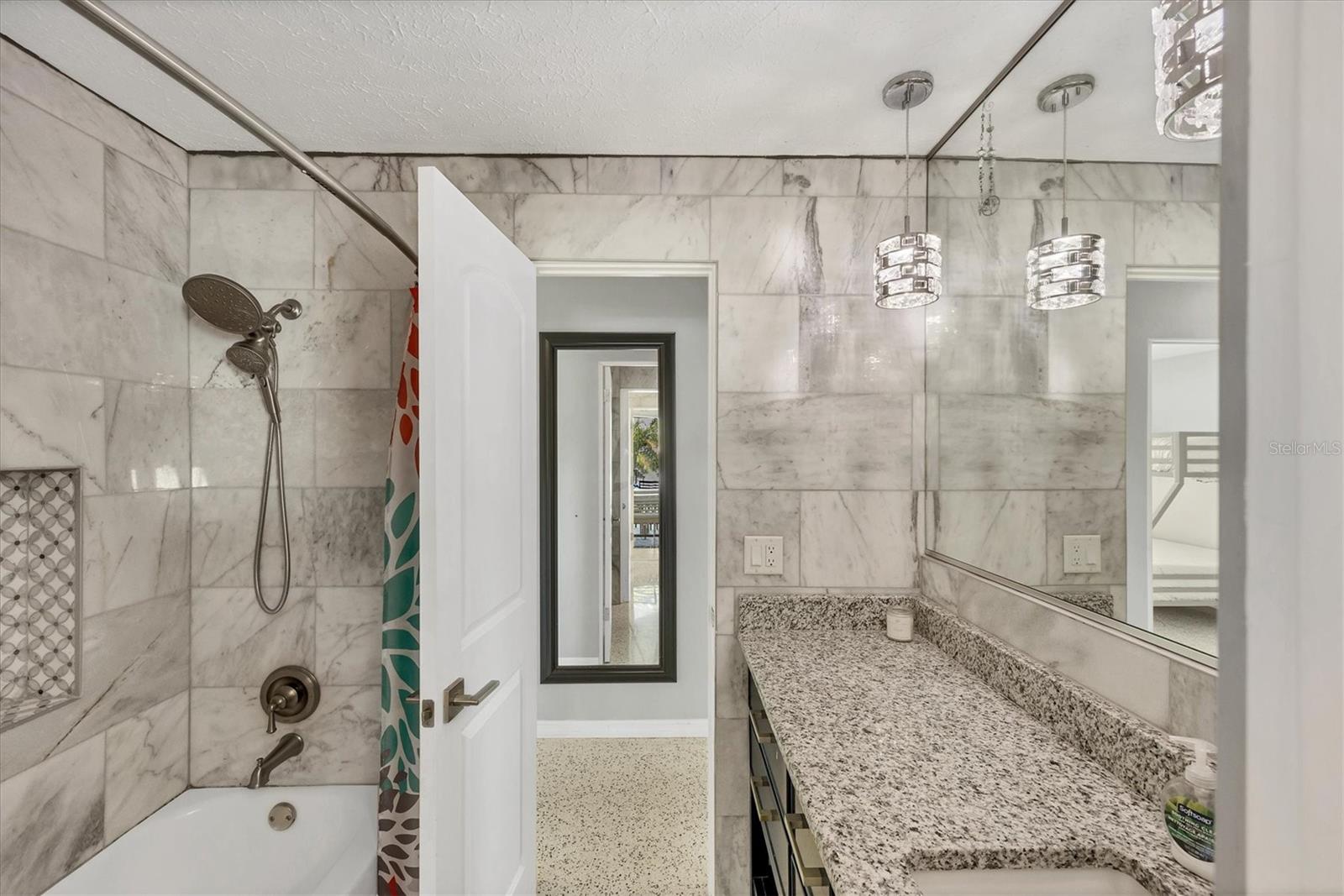 Image 14 of 27 For 2927 Webber Street