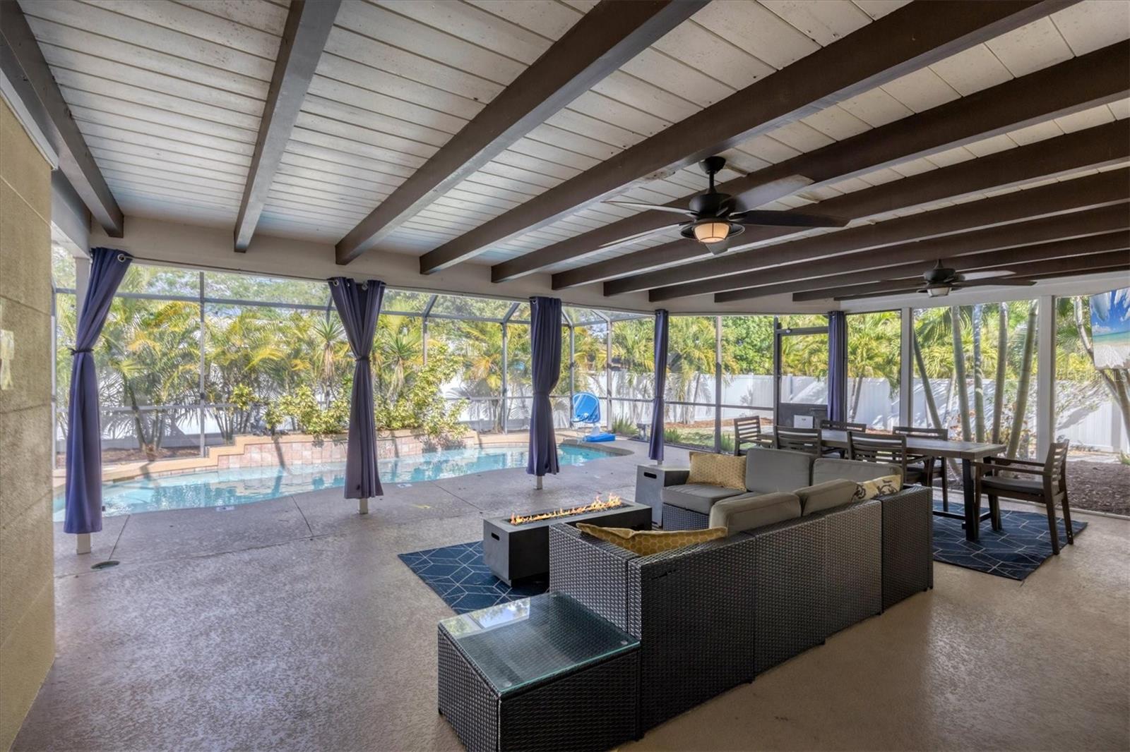 Image 21 of 27 For 2927 Webber Street