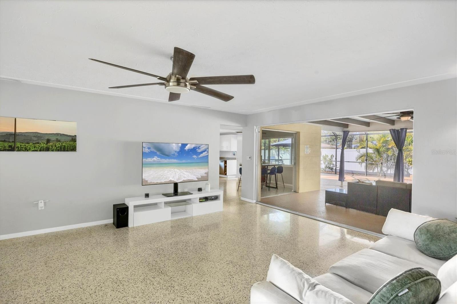 Image 5 of 27 For 2927 Webber Street