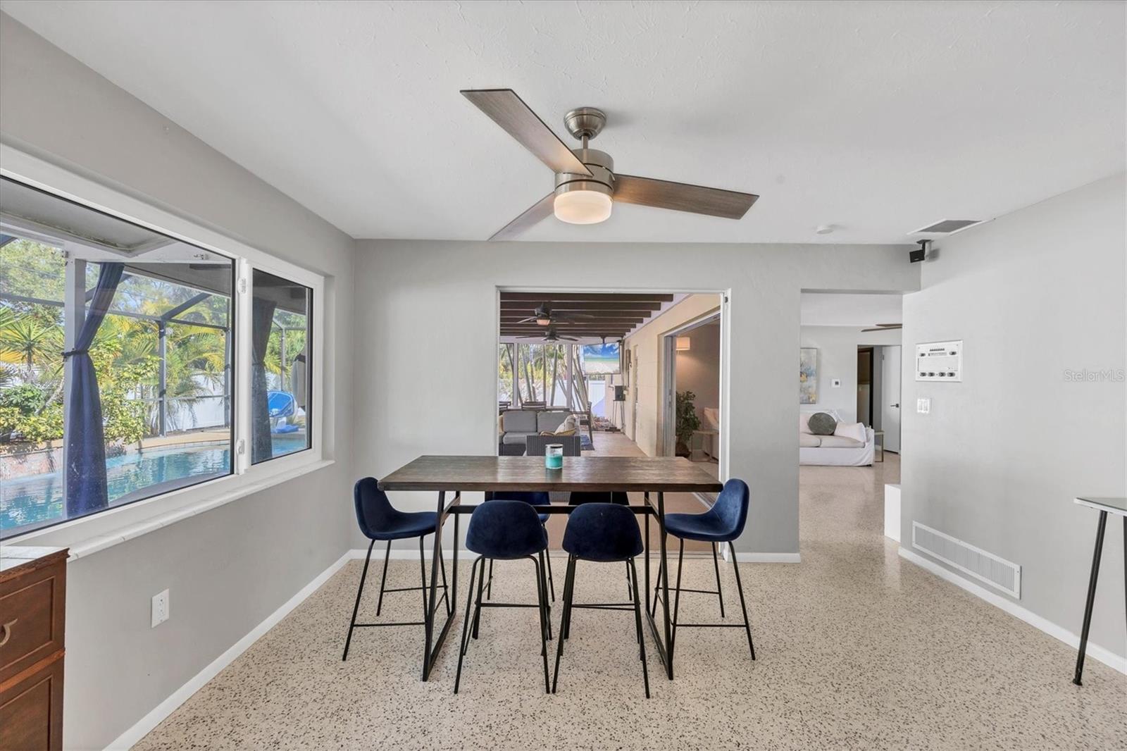 Image 6 of 27 For 2927 Webber Street