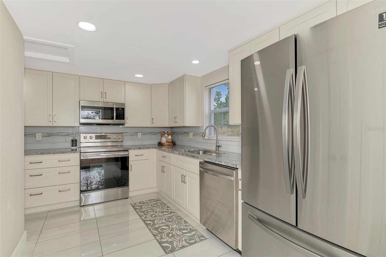 Image 12 of 30 For 205 Avenida De Bahia