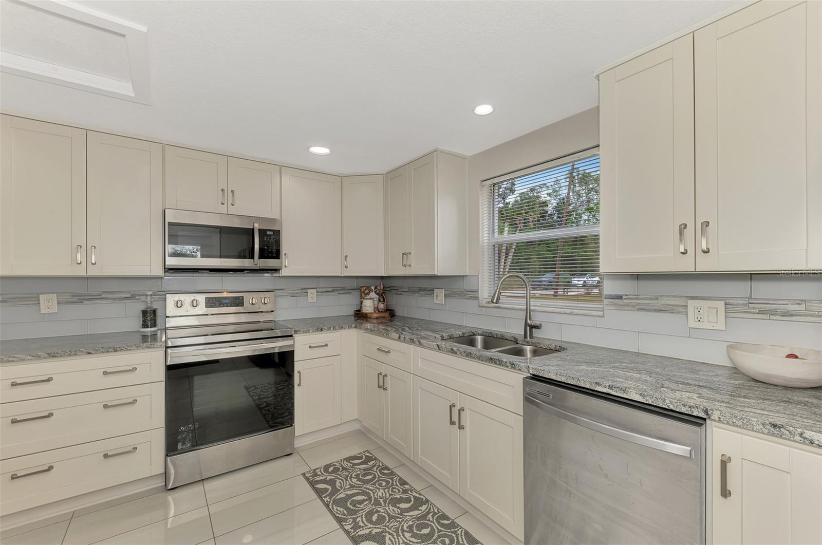 Image 13 of 30 For 205 Avenida De Bahia