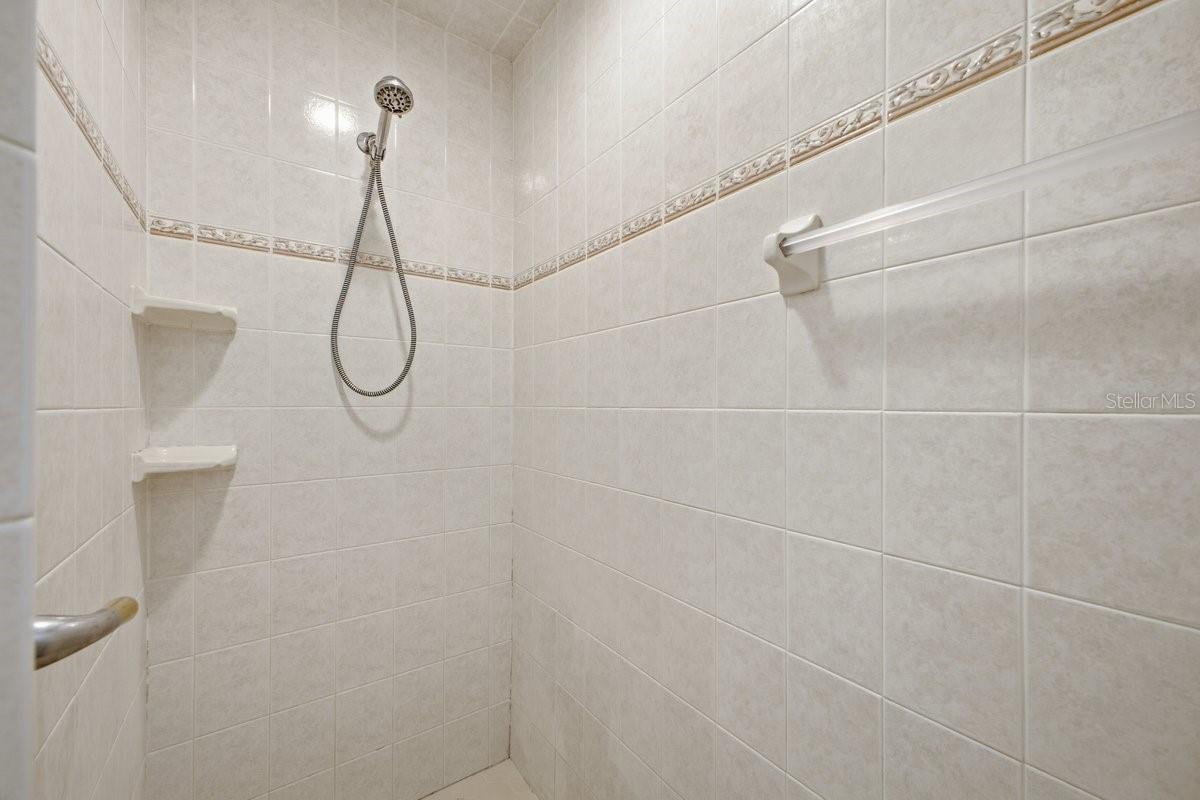 Image 20 of 42 For 1029 Briarwood Drive