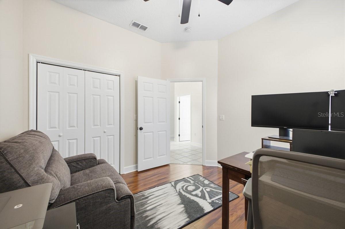 Image 23 of 42 For 1029 Briarwood Drive