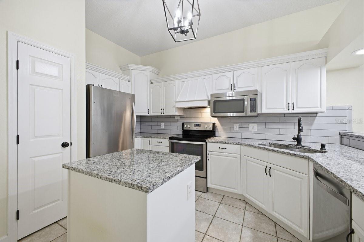 Image 8 of 42 For 1029 Briarwood Drive