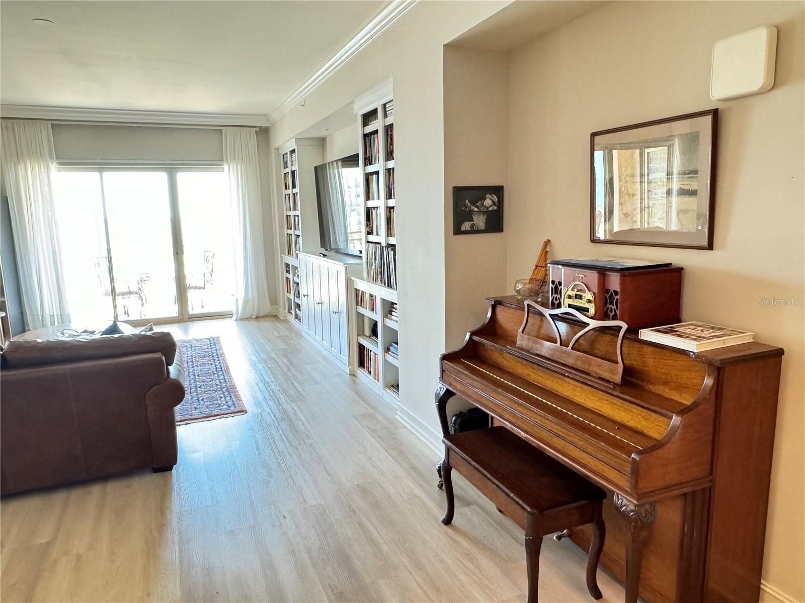 Image 16 of 71 For 1111 Ritz Carlton Drive 1404