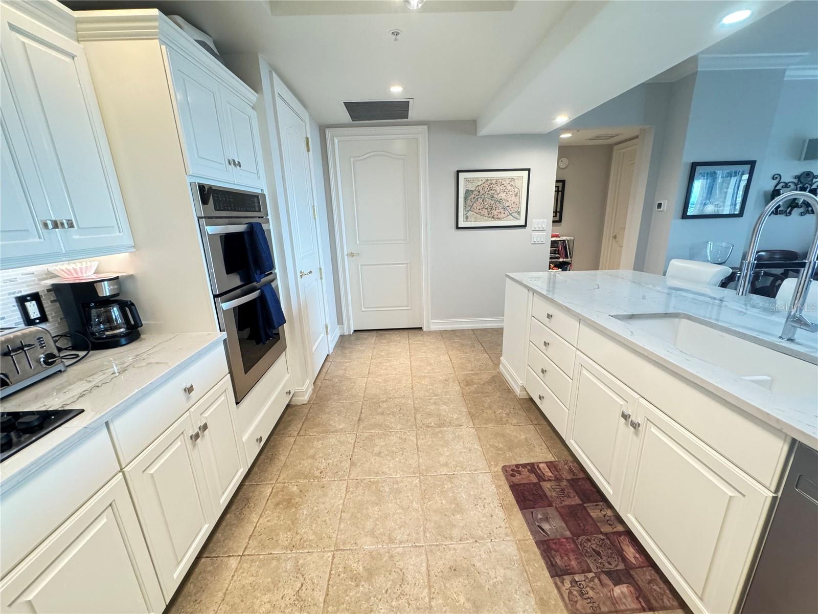 Image 6 of 71 For 1111 Ritz Carlton Drive 1404