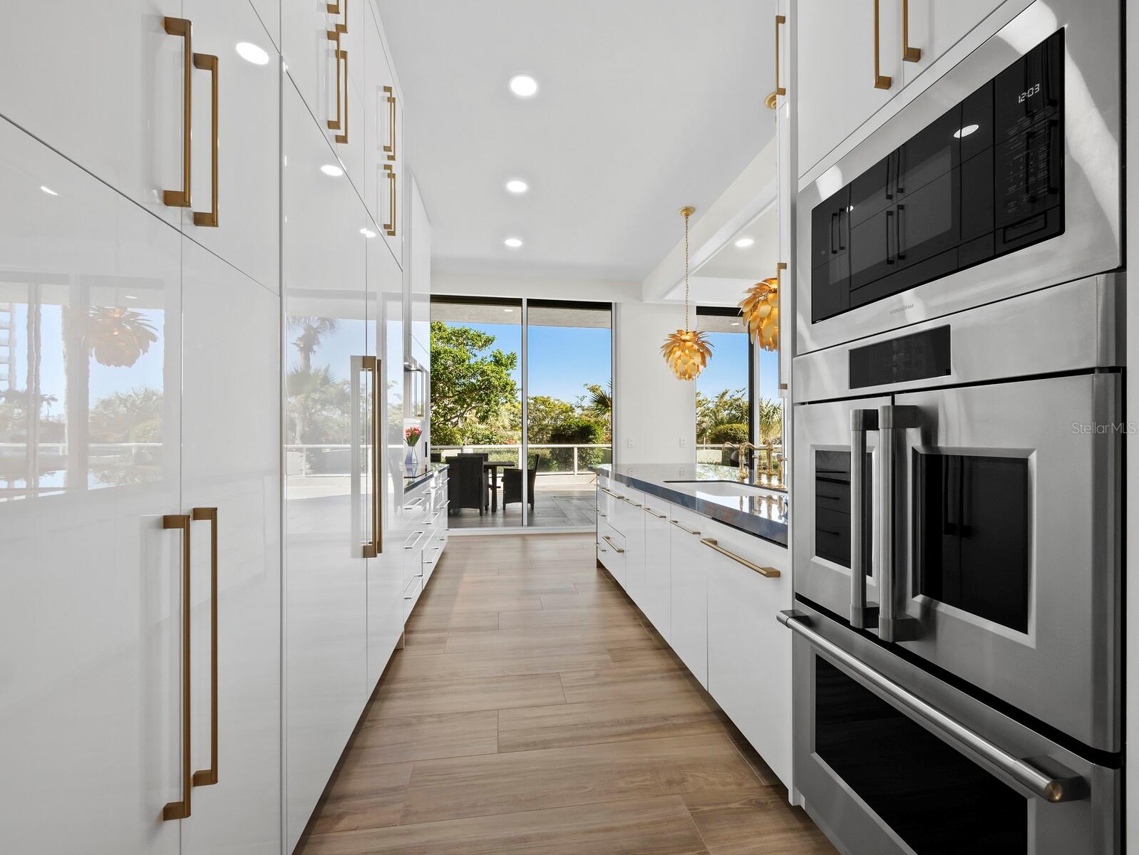 Image 10 of 62 For 1800 Benjamin Franklin Drive A102