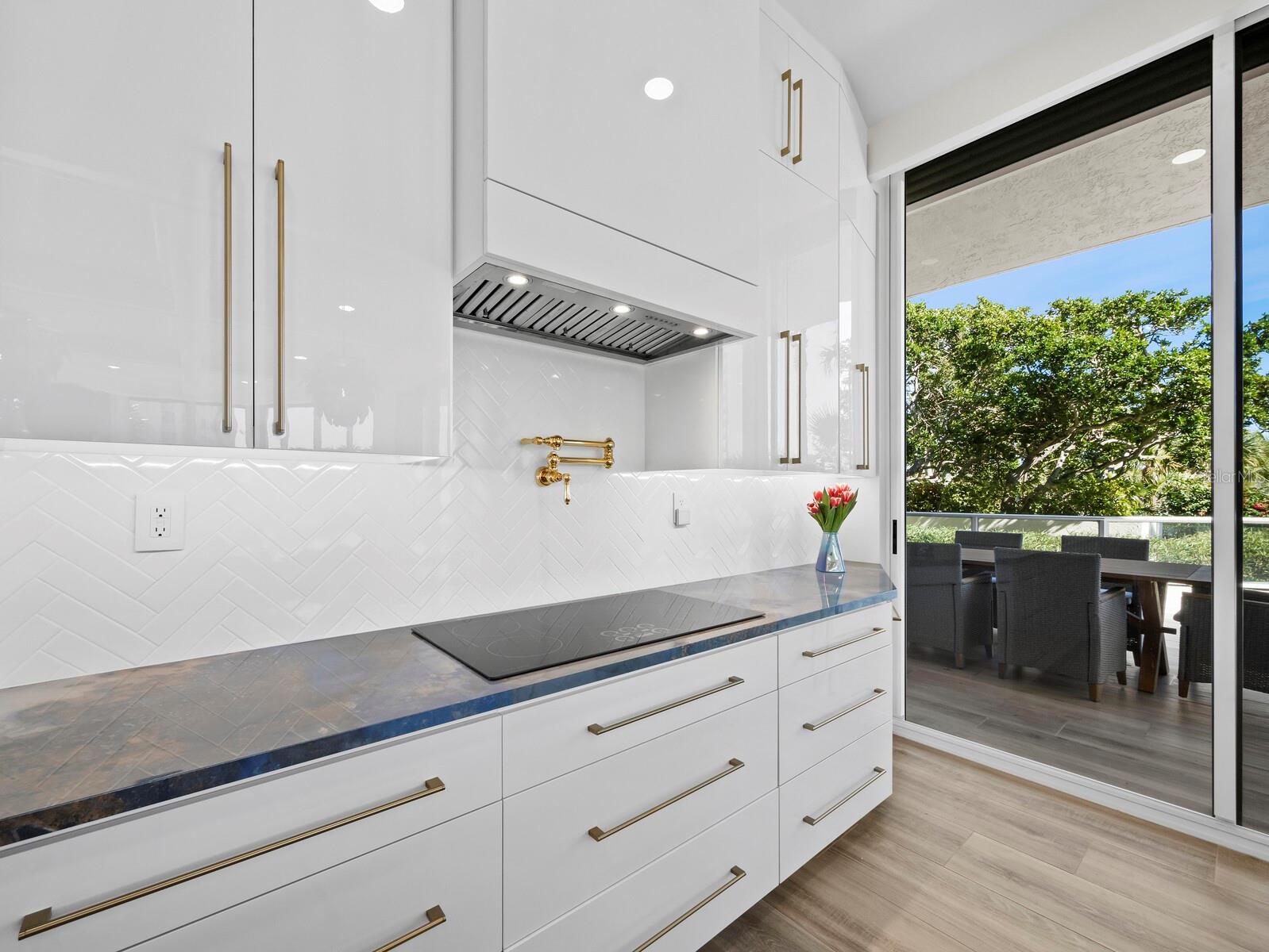 Image 12 of 62 For 1800 Benjamin Franklin Drive A102