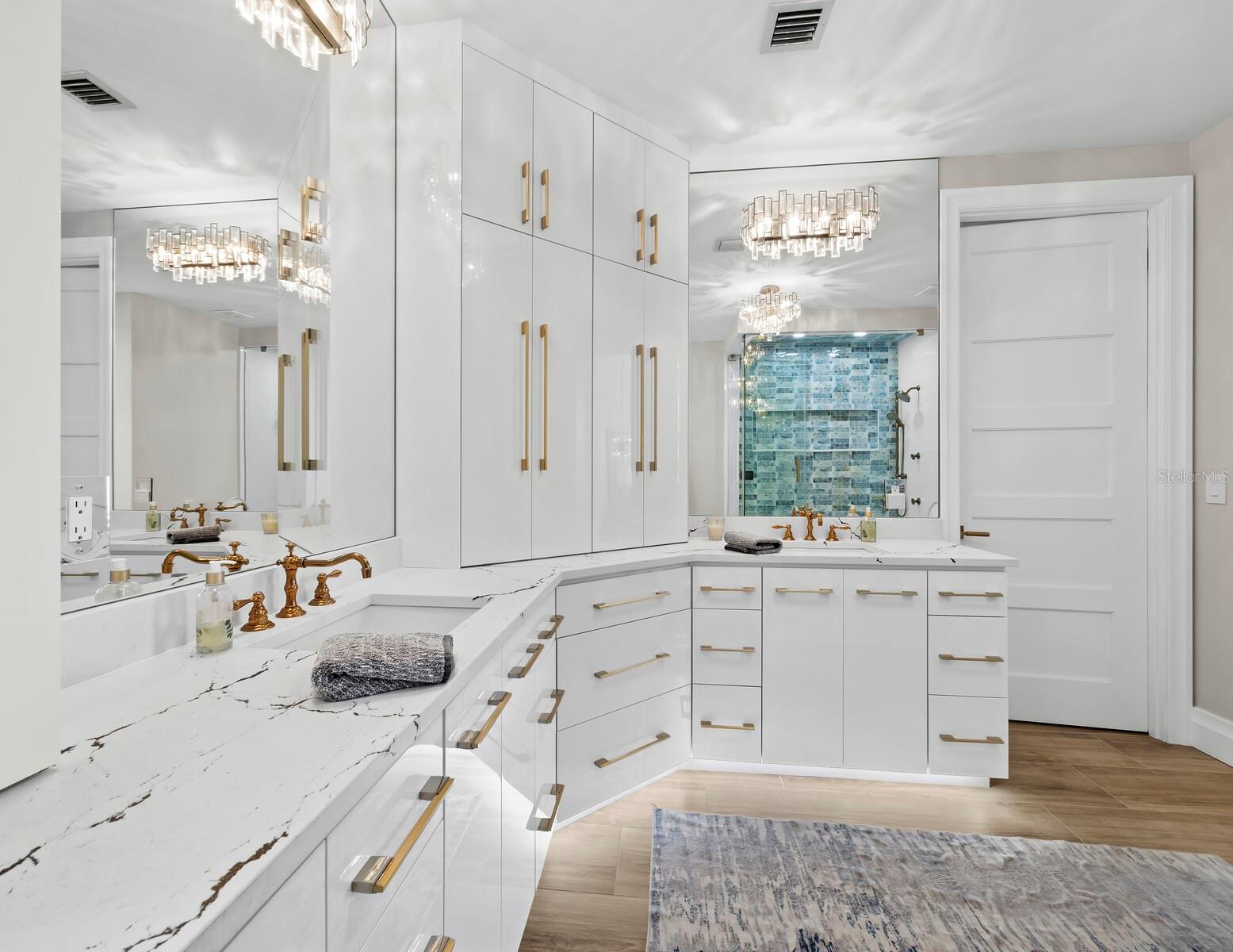 Image 21 of 62 For 1800 Benjamin Franklin Drive A102