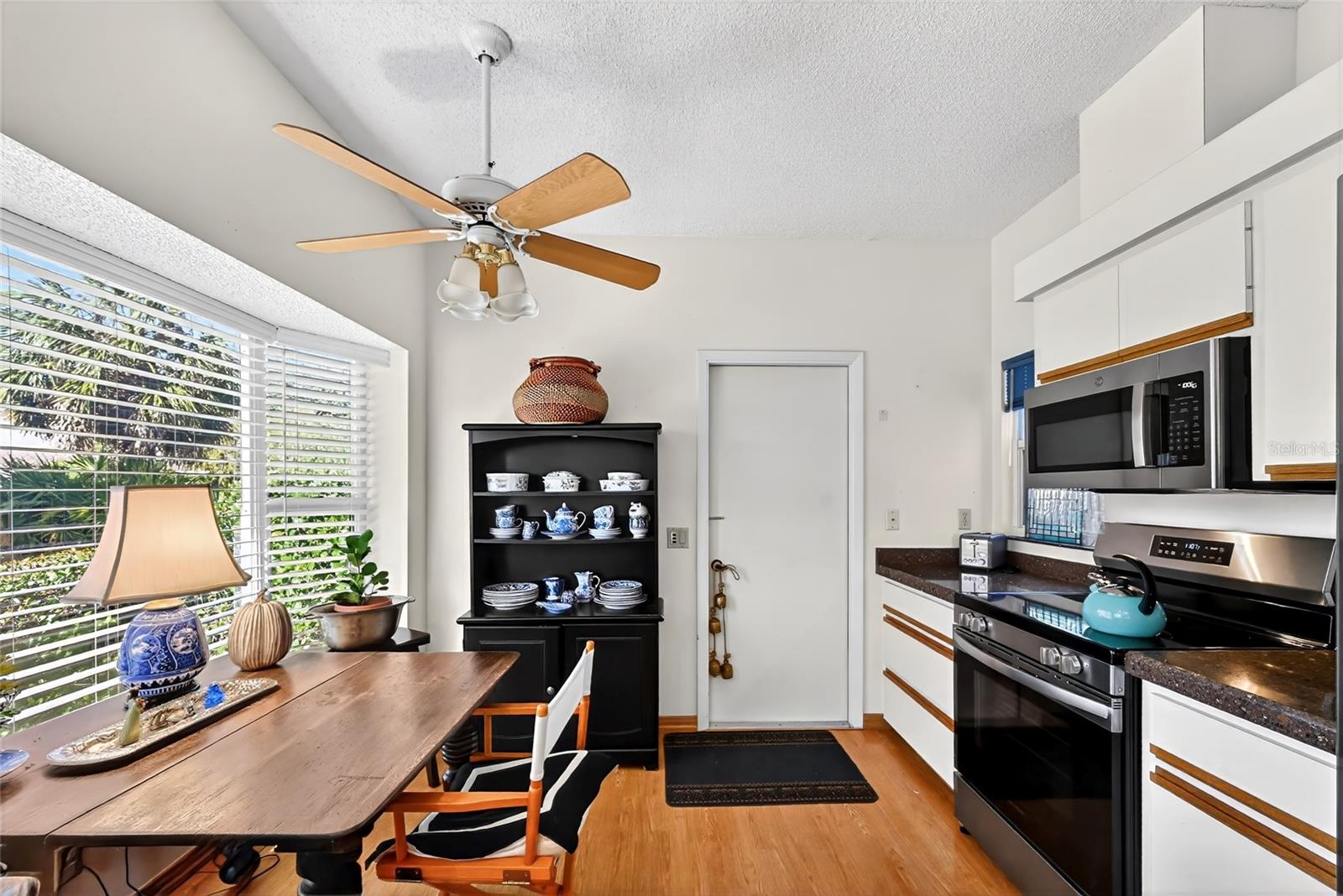 Image 15 of 60 For 5729 Garden Lakes Palm