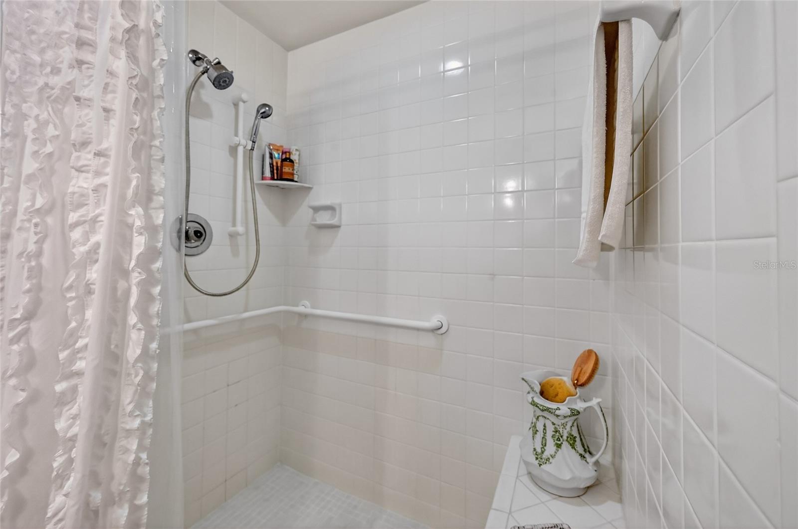 Image 25 of 60 For 5729 Garden Lakes Palm