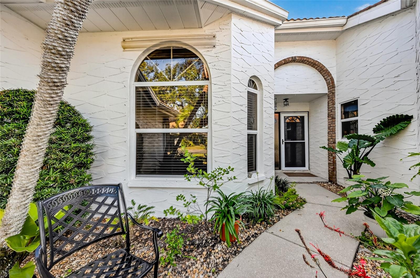 Image 4 of 60 For 5729 Garden Lakes Palm