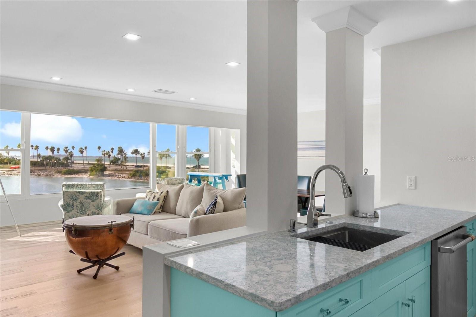 Image 24 of 46 For 174 Golden Gate Point 32