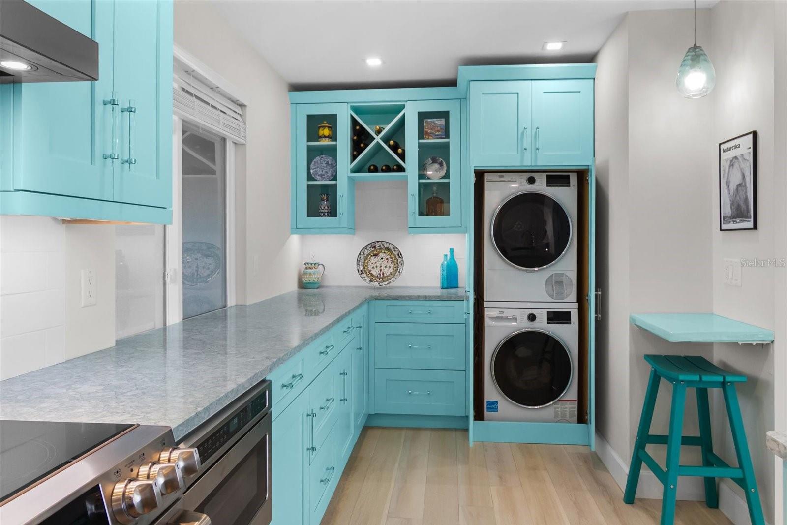 Image 29 of 46 For 174 Golden Gate Point 32