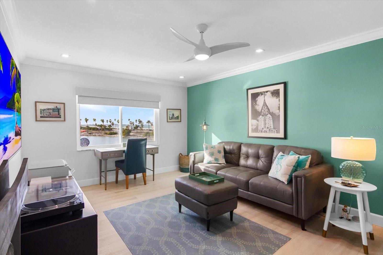 Image 33 of 46 For 174 Golden Gate Point 32