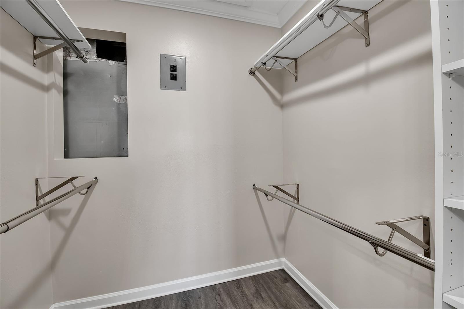 Image 17 of 41 For 3484 Lake Bayshore Drive P515