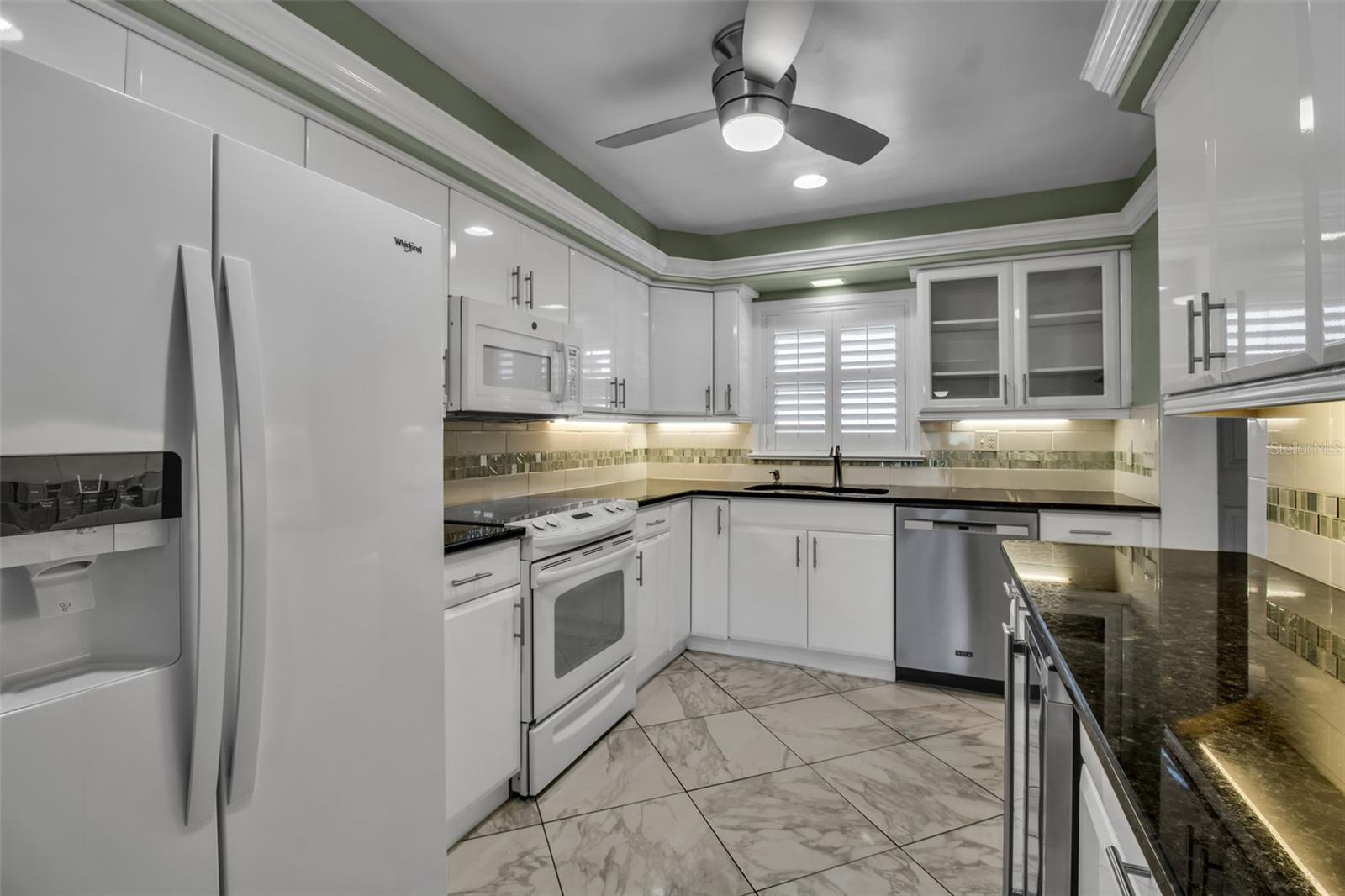 Image 4 of 41 For 3484 Lake Bayshore Drive P515