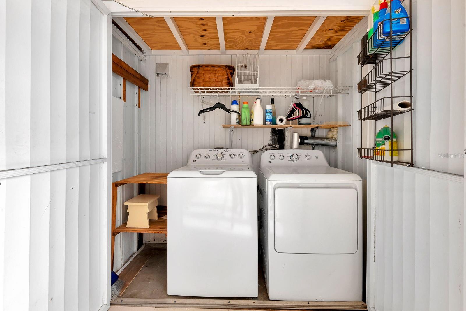 Image 12 of 43 For 2107 Palma Sola Boulevard 84