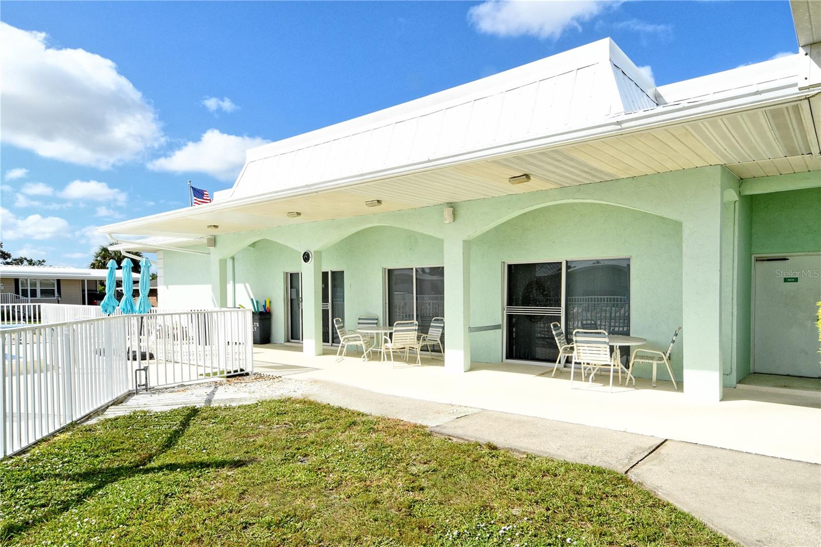 Image 37 of 43 For 2107 Palma Sola Boulevard 84