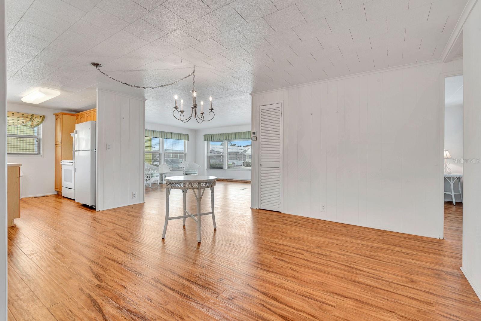 Image 4 of 43 For 2107 Palma Sola Boulevard 84