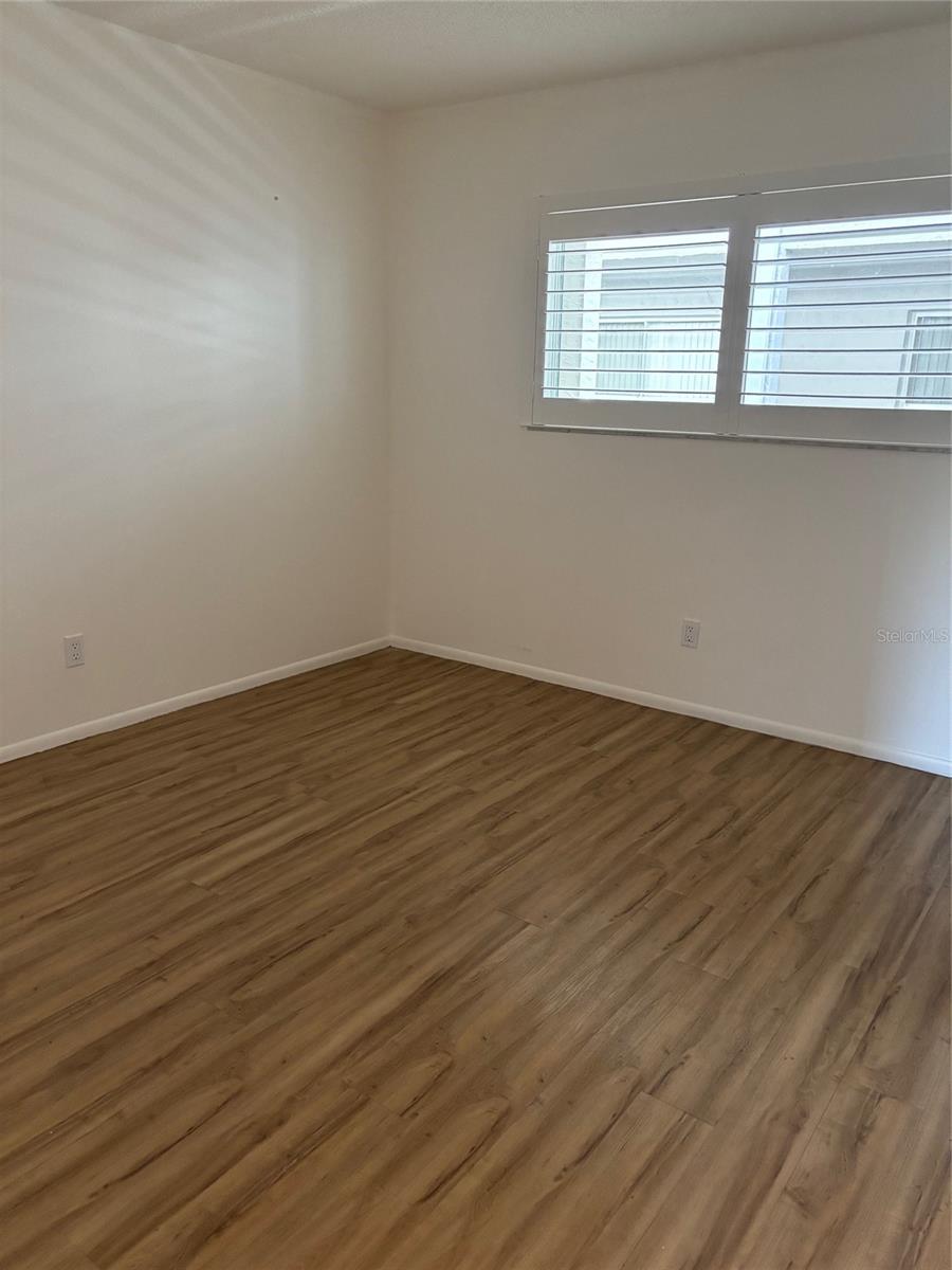 Image 16 of 17 For 1540 Glen Oaks Drive E B222